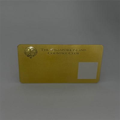 Zlatá kovová karta